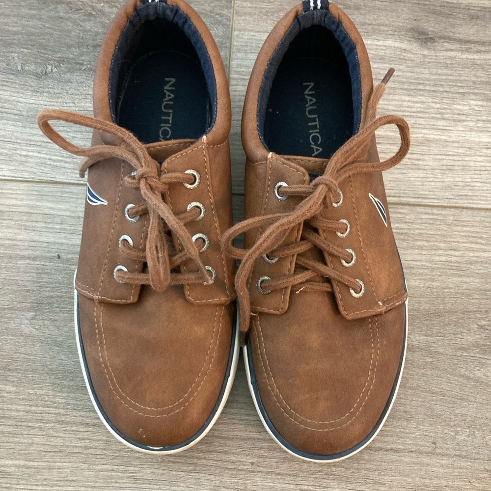 Boys Nautica brown leather shoes size 2